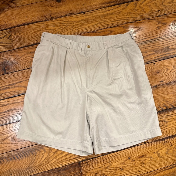 BILLS KHAKIS SIZE 42 WAIST LIGHT TAN MENS SHORTS - Picture 1 of 8